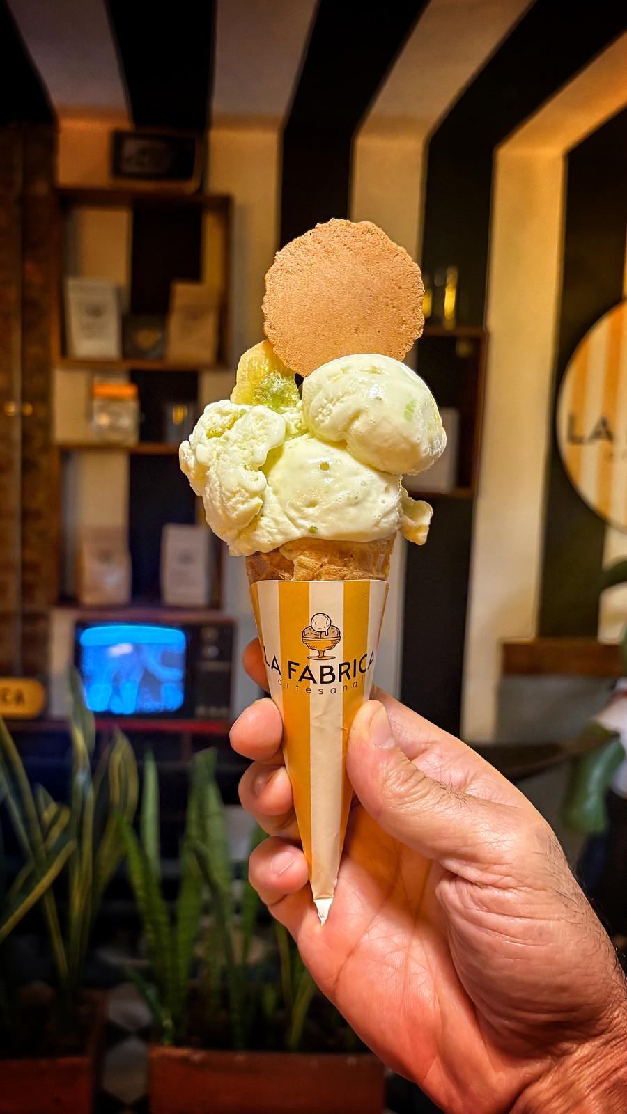 Gelato de pie de lulo de La Fábrica en el local de Buga